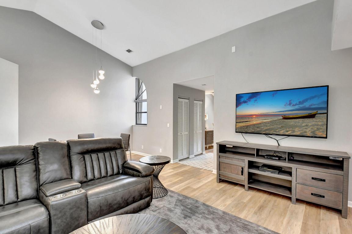 2706 Black Oak Way Unit: 2706