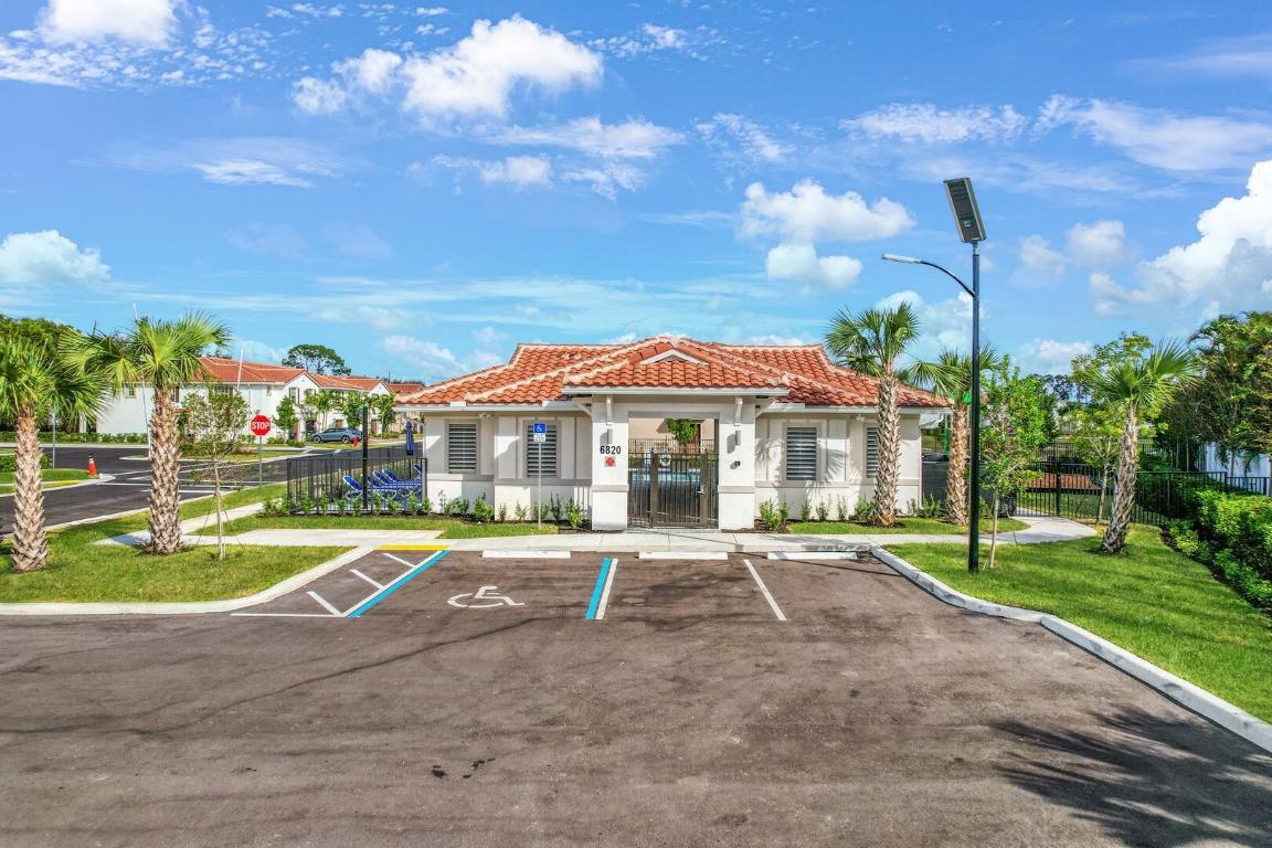 6746 Broadwater Lane, Lake Worth