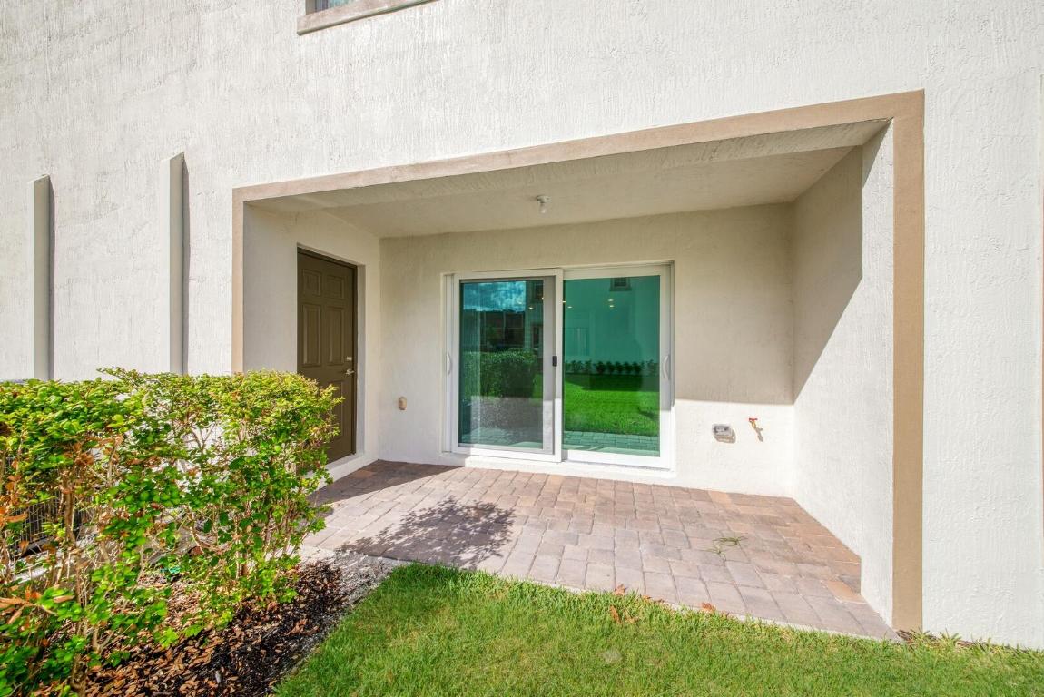 6746 Broadwater Lane, Lake Worth