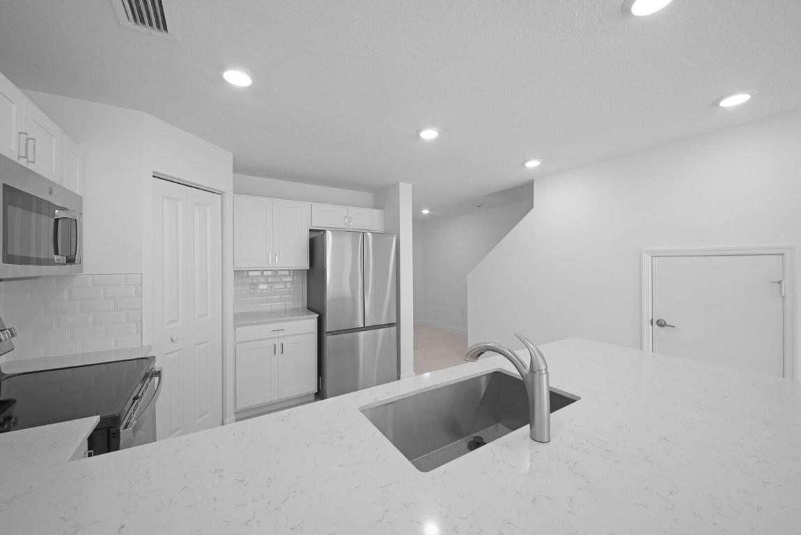 6746 Broadwater Lane, Lake Worth