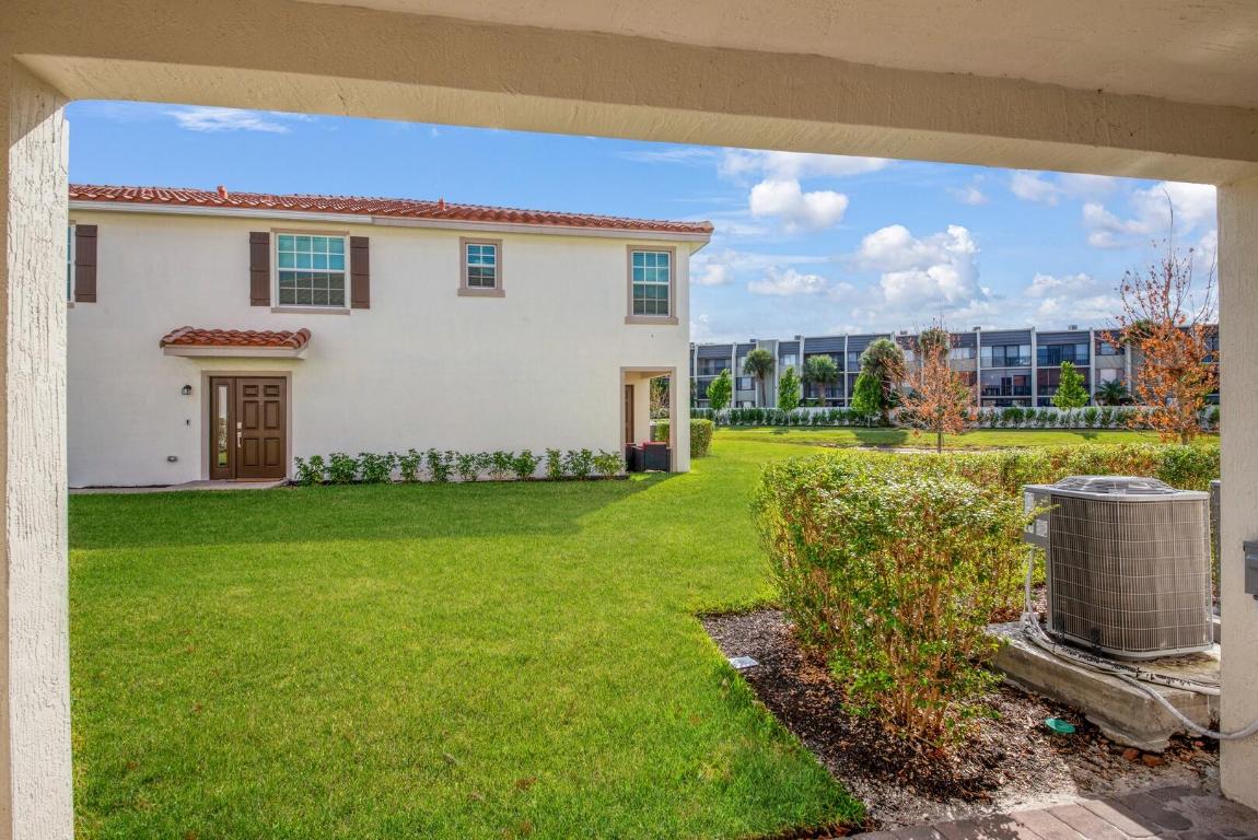6746 Broadwater Lane, Lake Worth