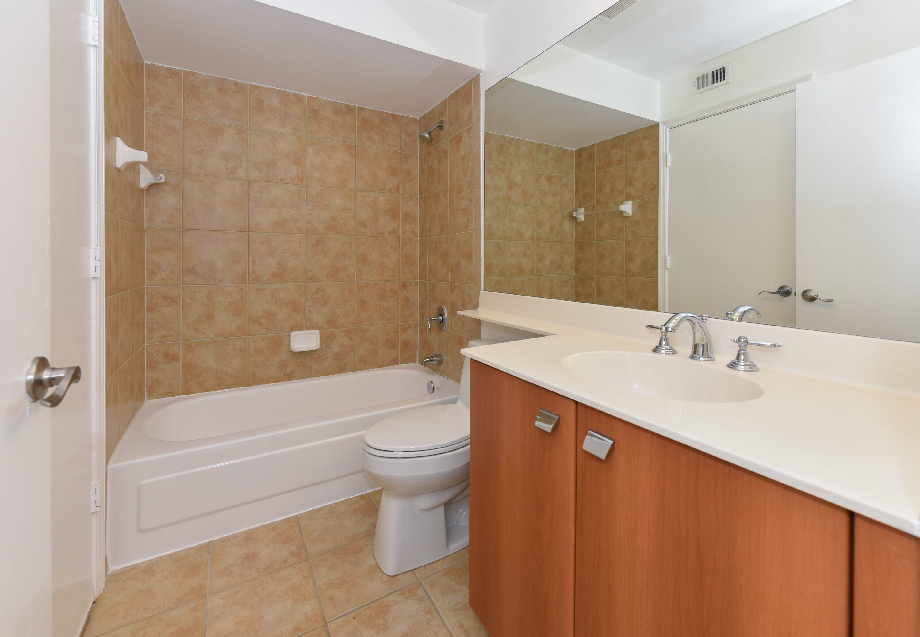 1345 Crystal Way Unit: G