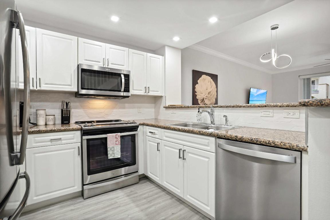 3604 S Ocean Boulevard 104, Highland Beach Unit: 104