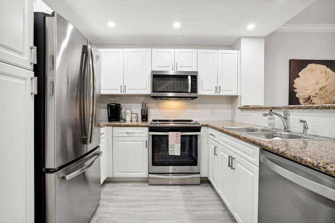 3604 S Ocean Boulevard 104, Highland Beach Unit: 104