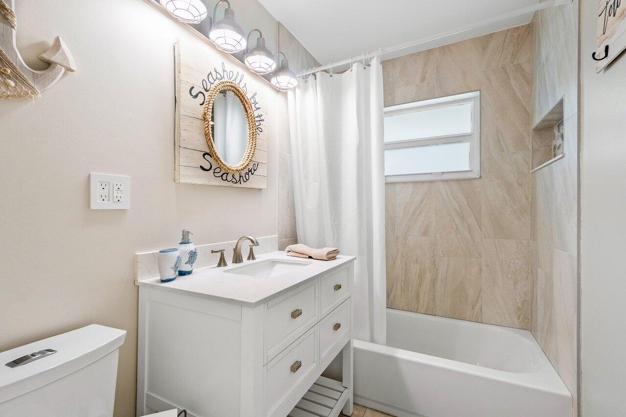 4850 NE 21st Terrace