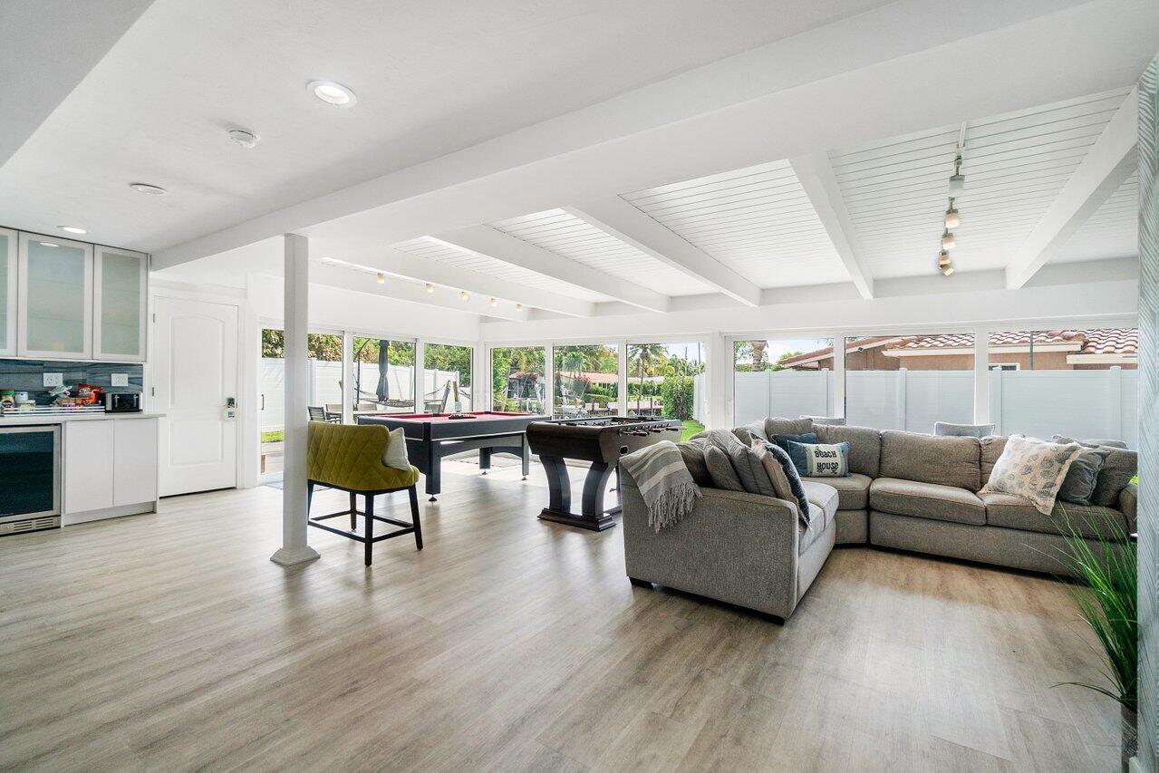 4850 NE 21st Terrace