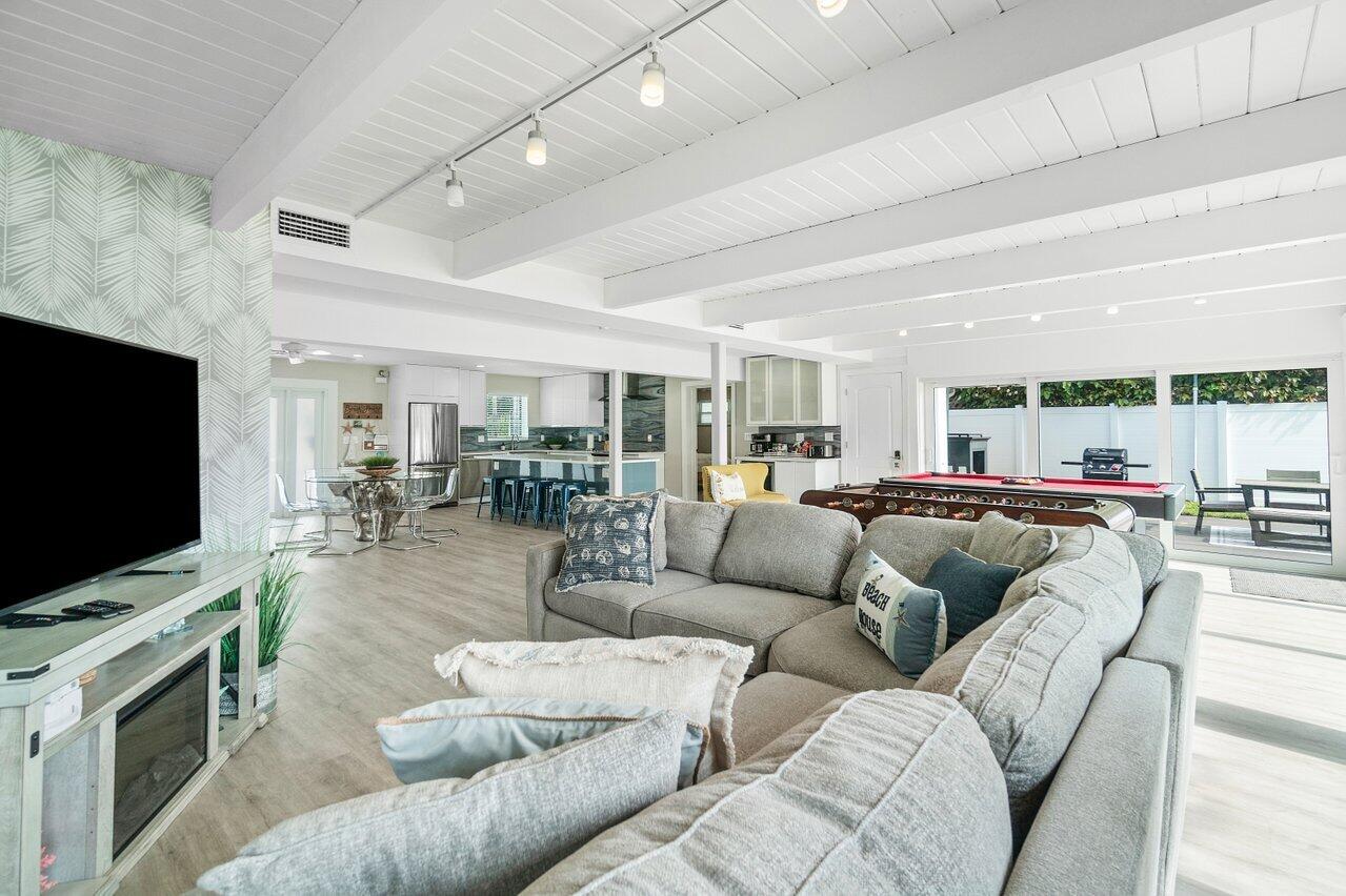 4850 NE 21st Terrace