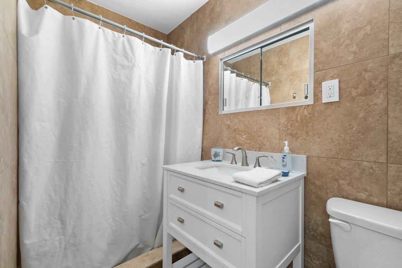 4850 NE 21st Terrace