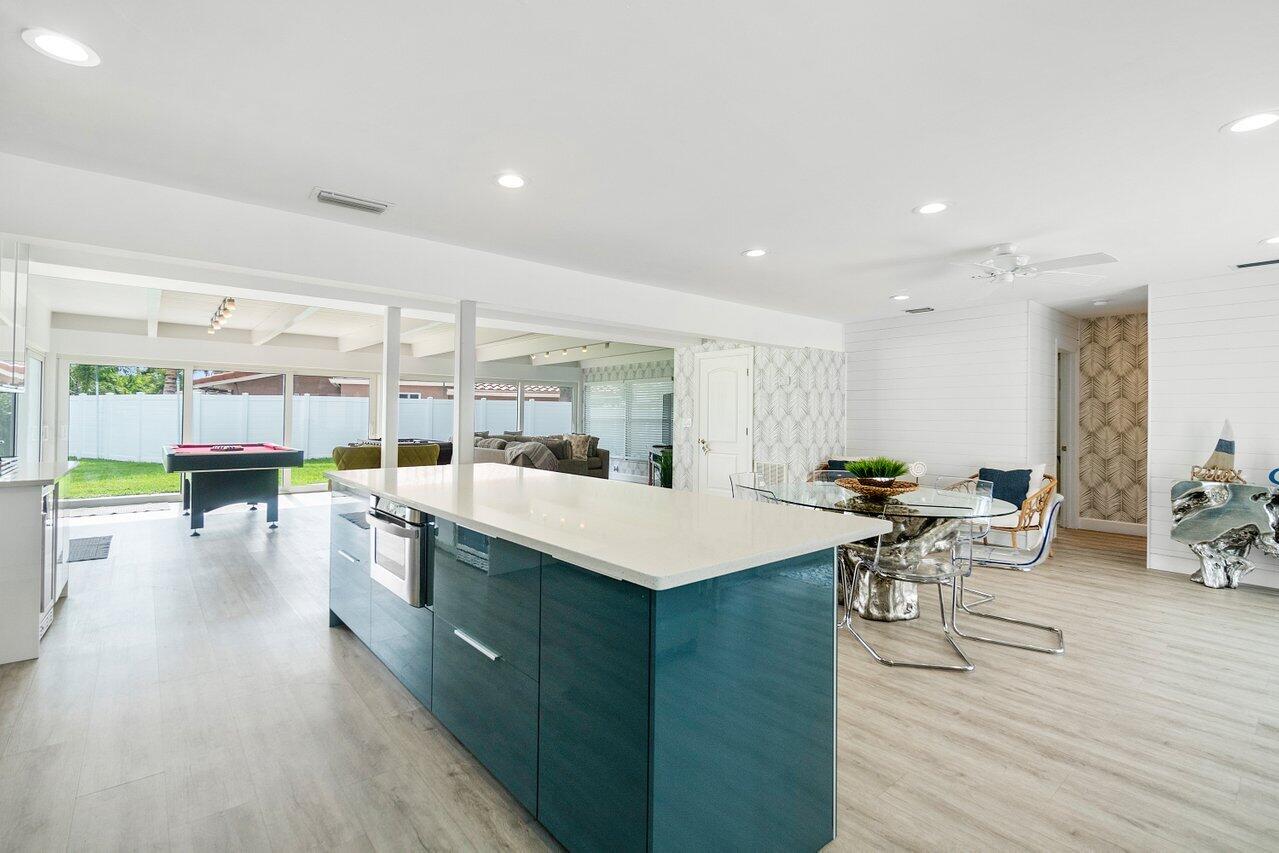 4850 NE 21st Terrace