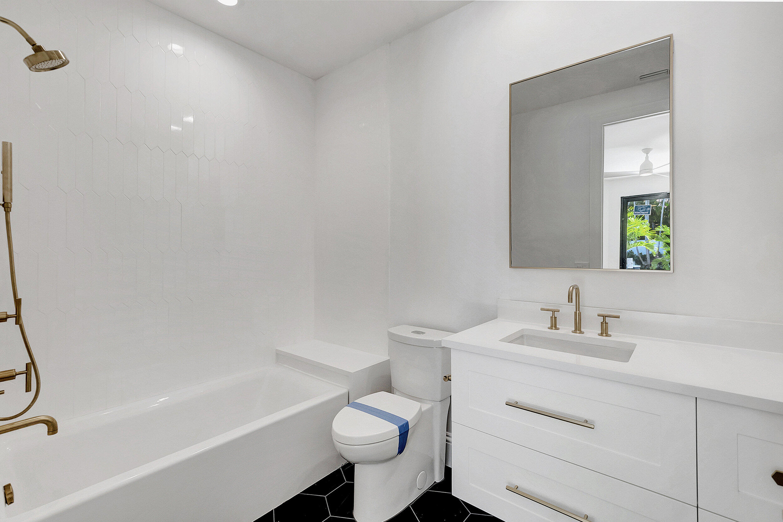 17543 Lake Estates Drive