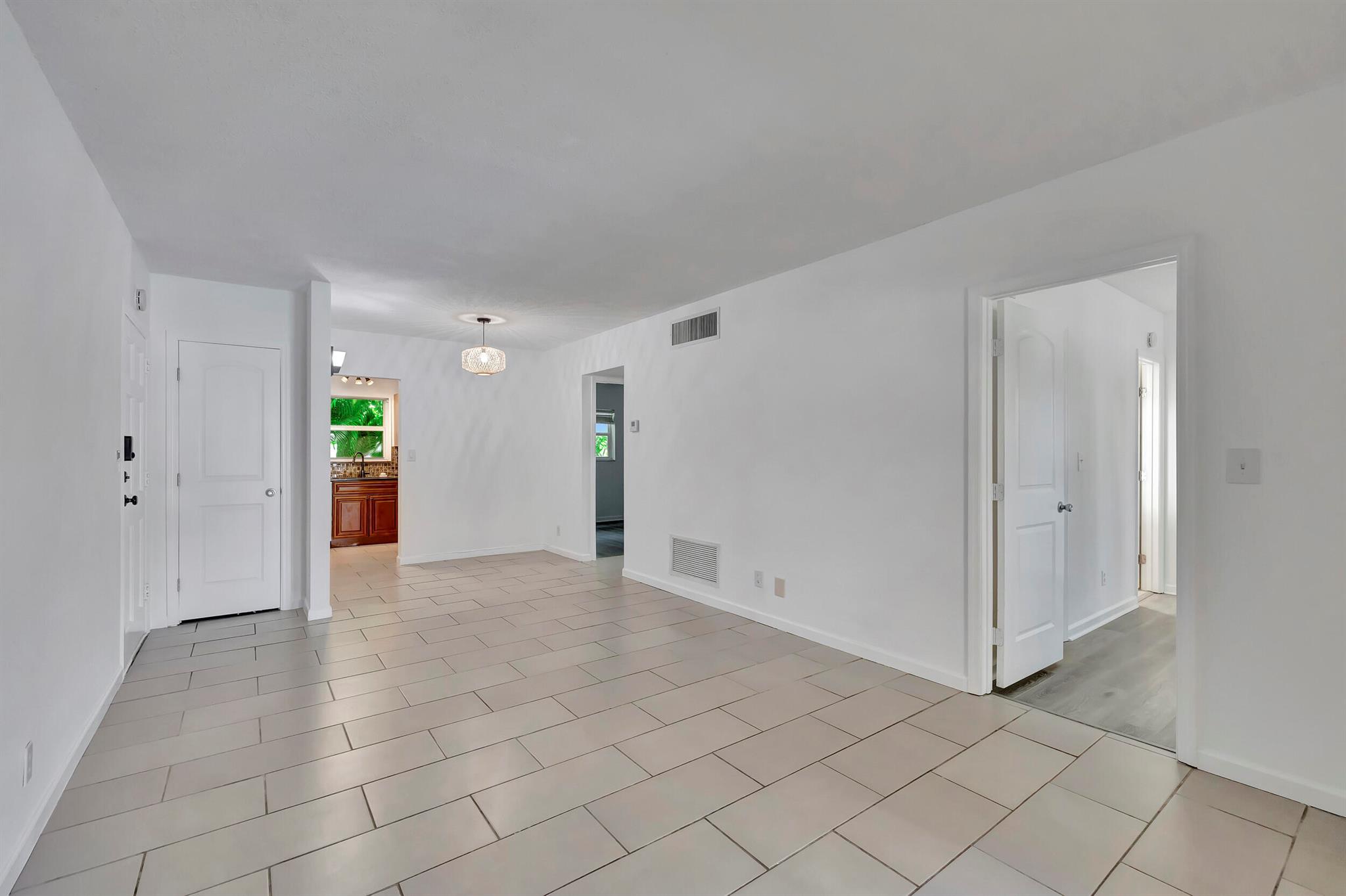 3216 SE 8th Street Unit: 105