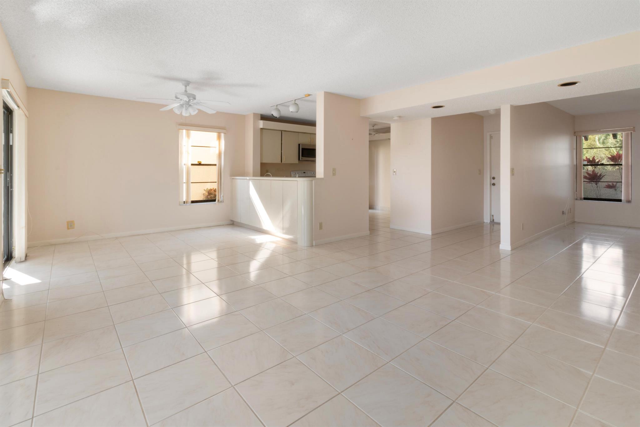 10359 S Circle Lake Drive Unit: 102
