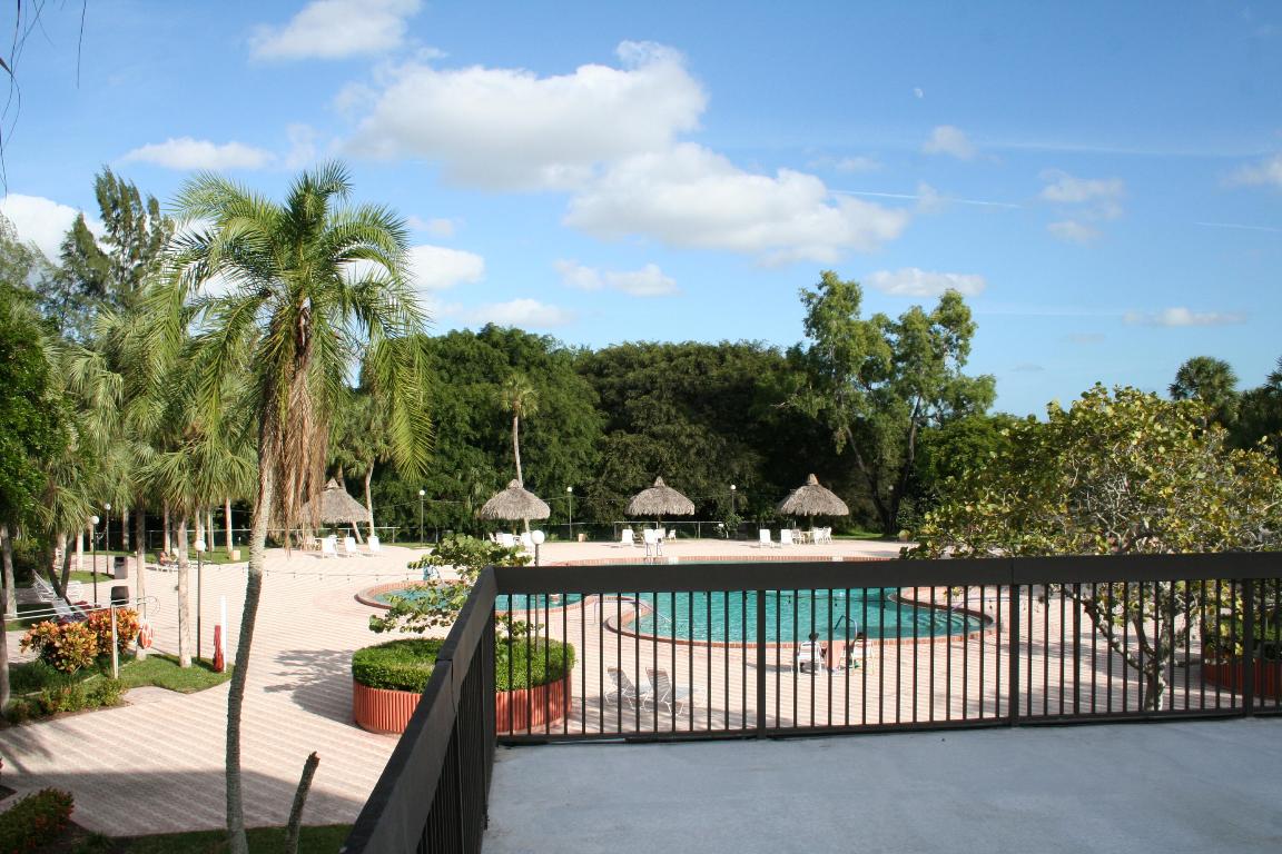 3110 Holiday Springs Boulevard 103, Margate Unit: 103