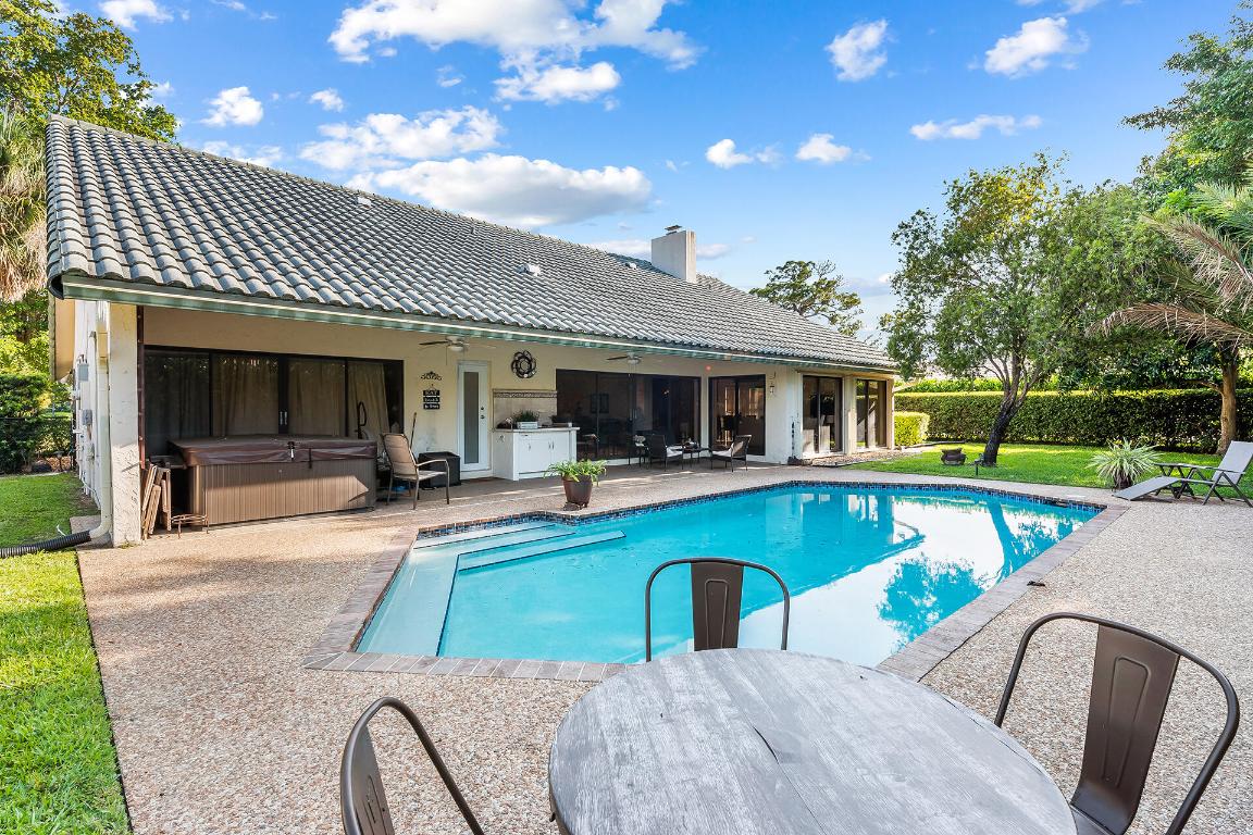 7587 Estrella Circle