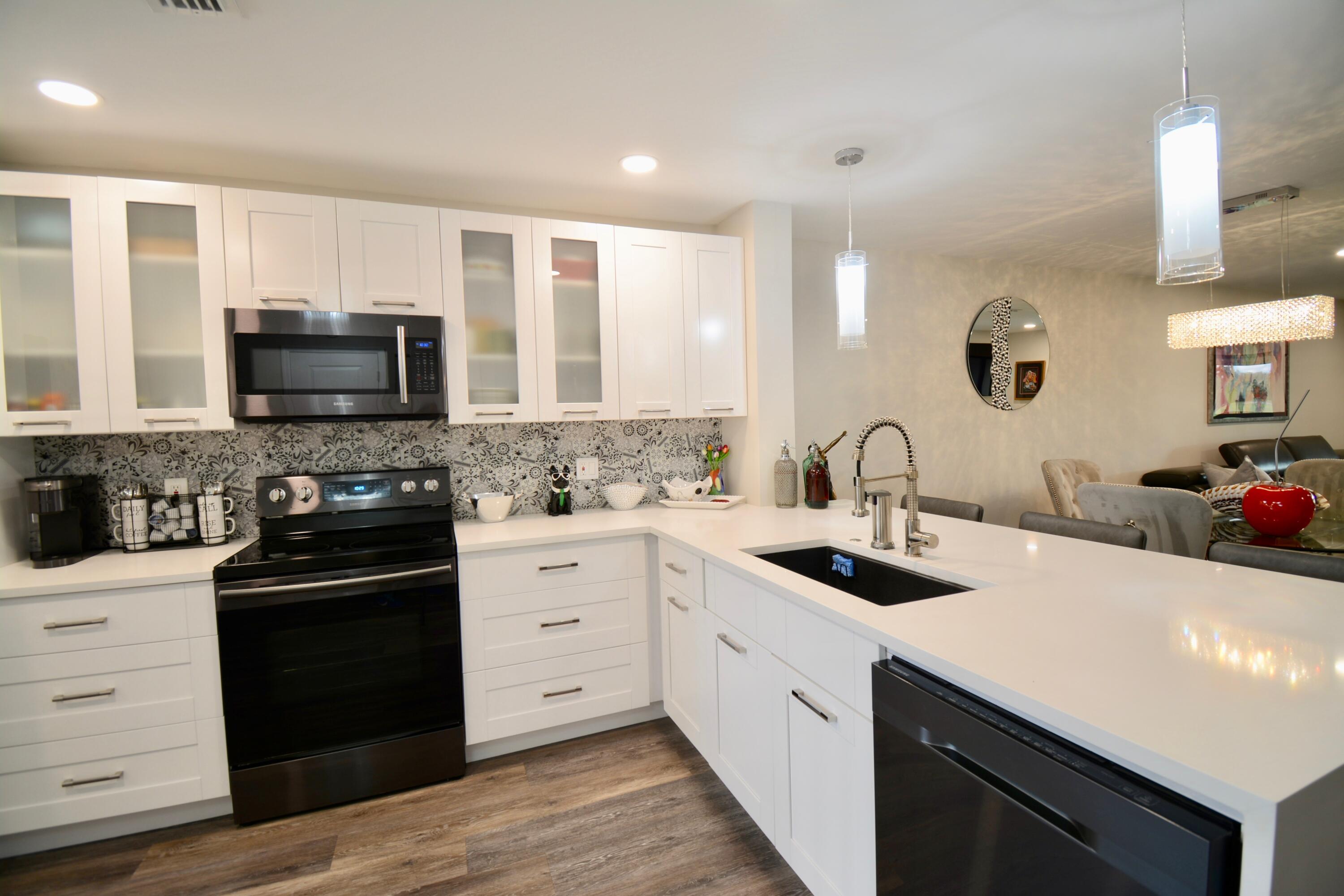 3 E Stratford Drive F