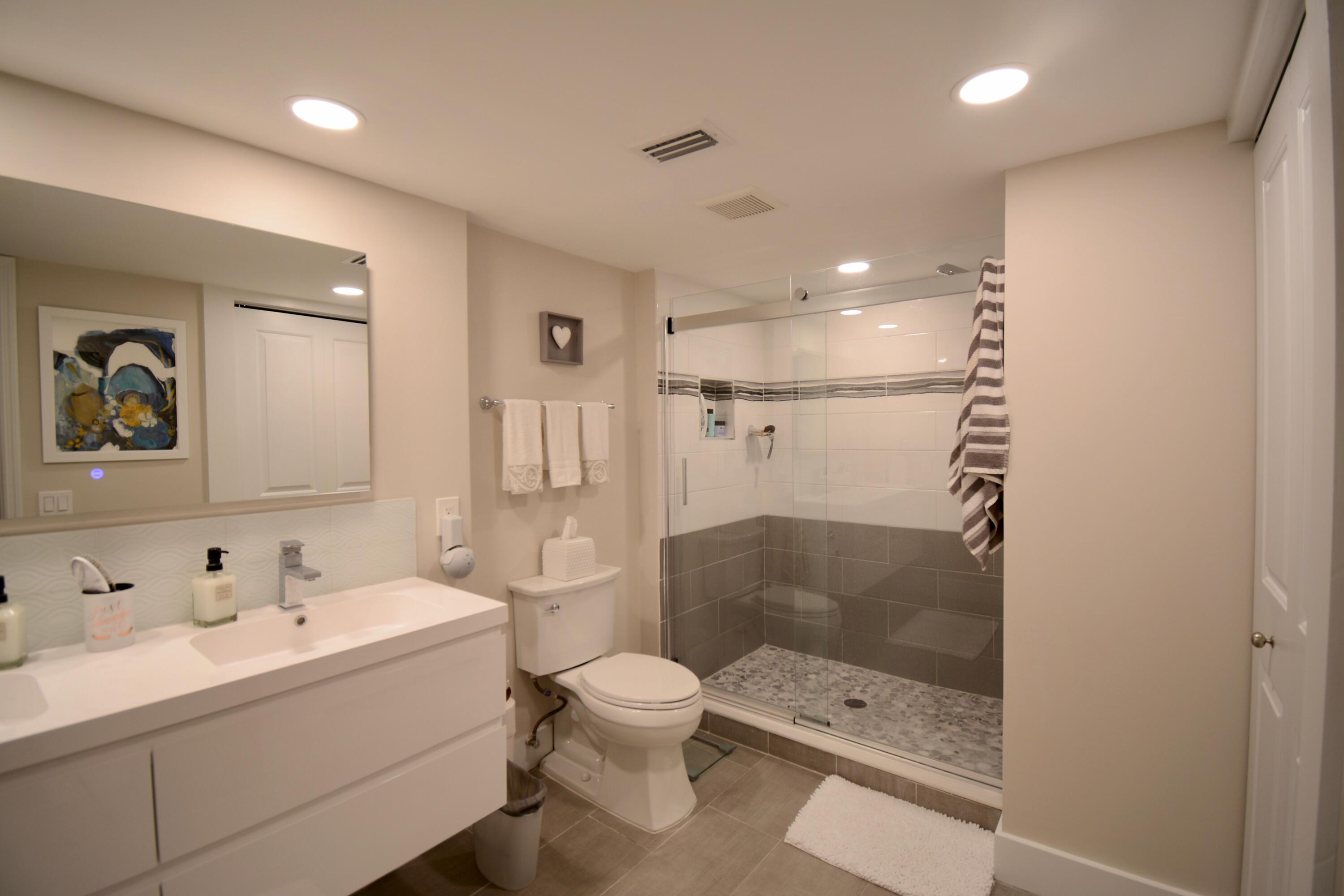 3 E Stratford Drive F