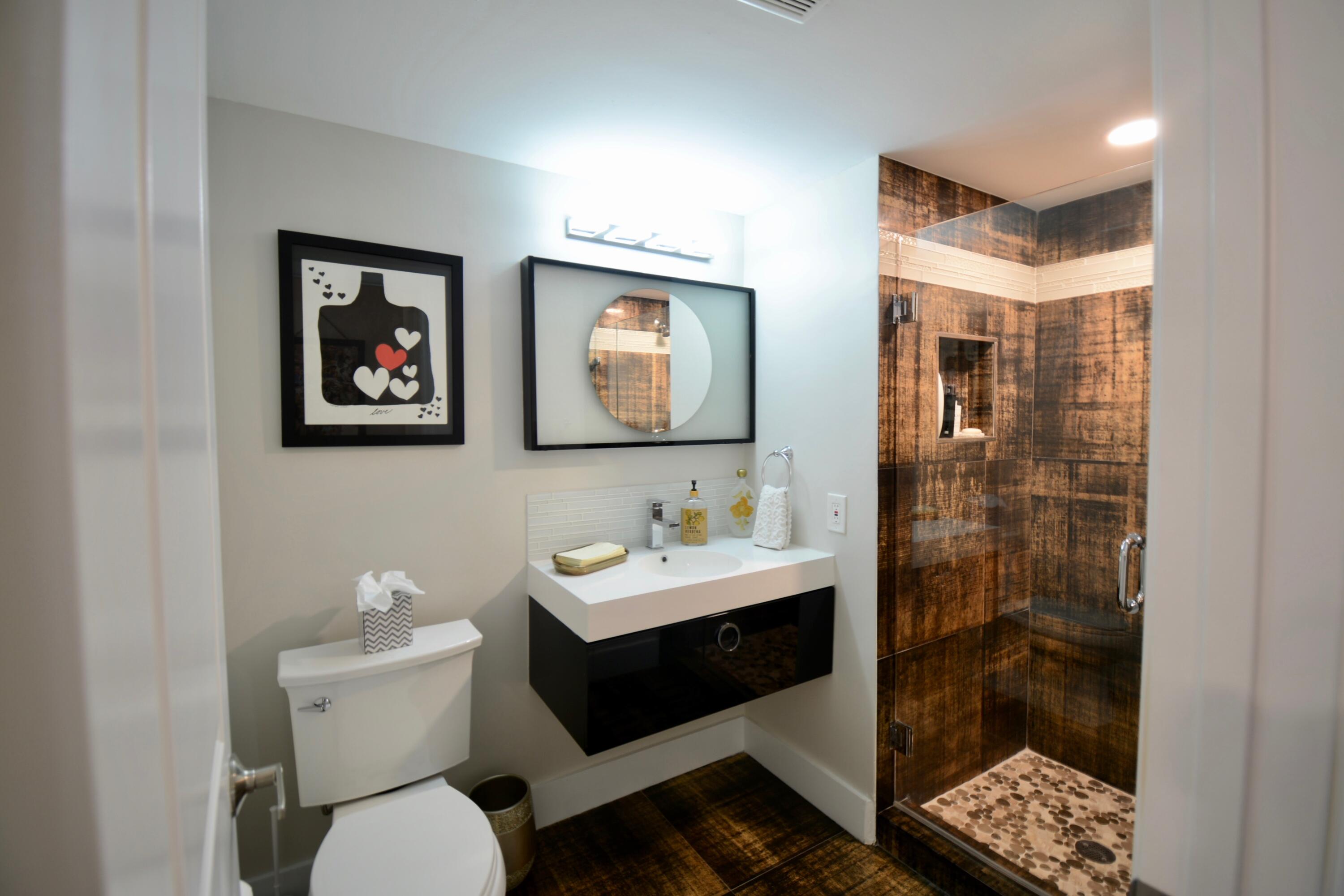 3 E Stratford Drive F