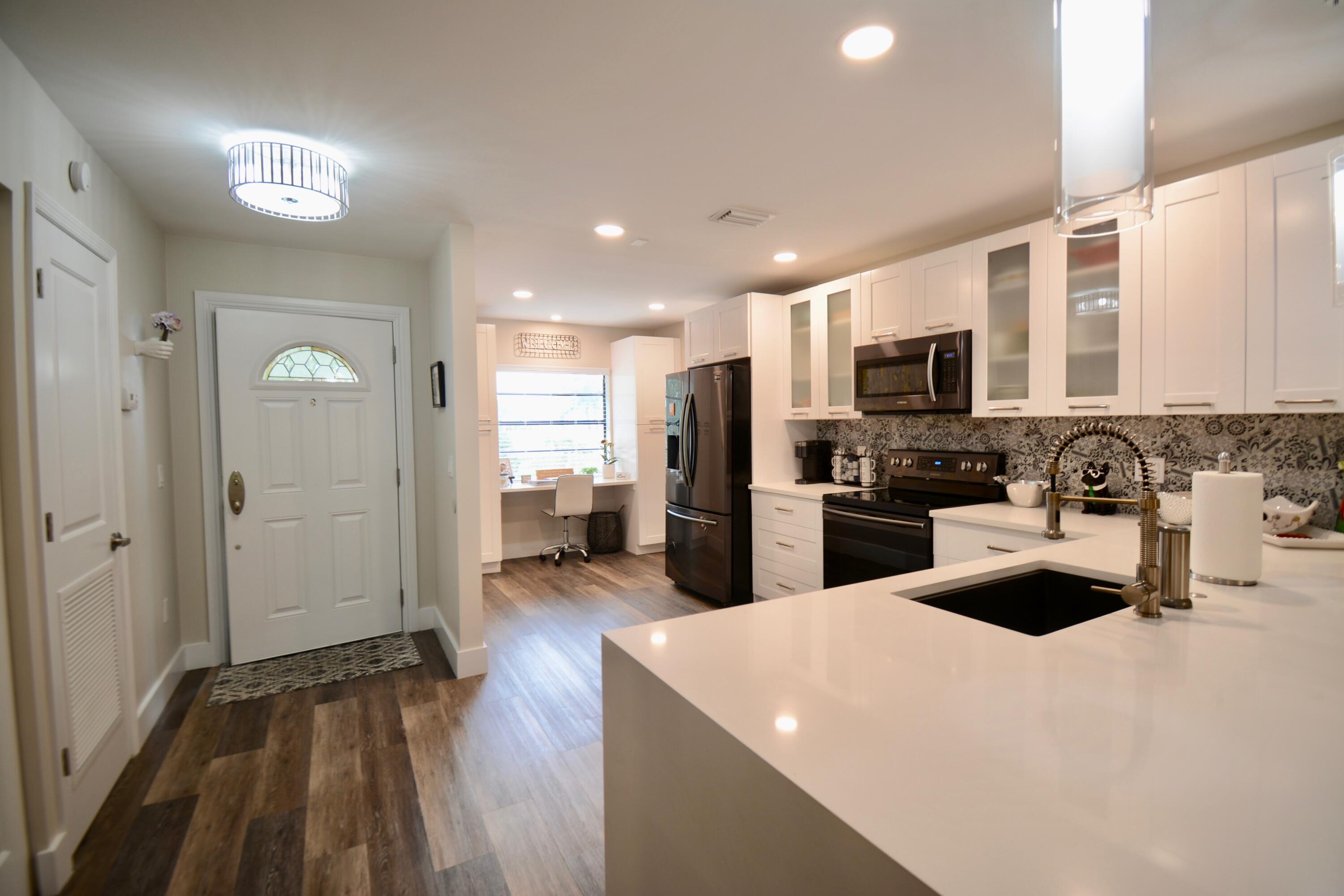 3 E Stratford Drive F