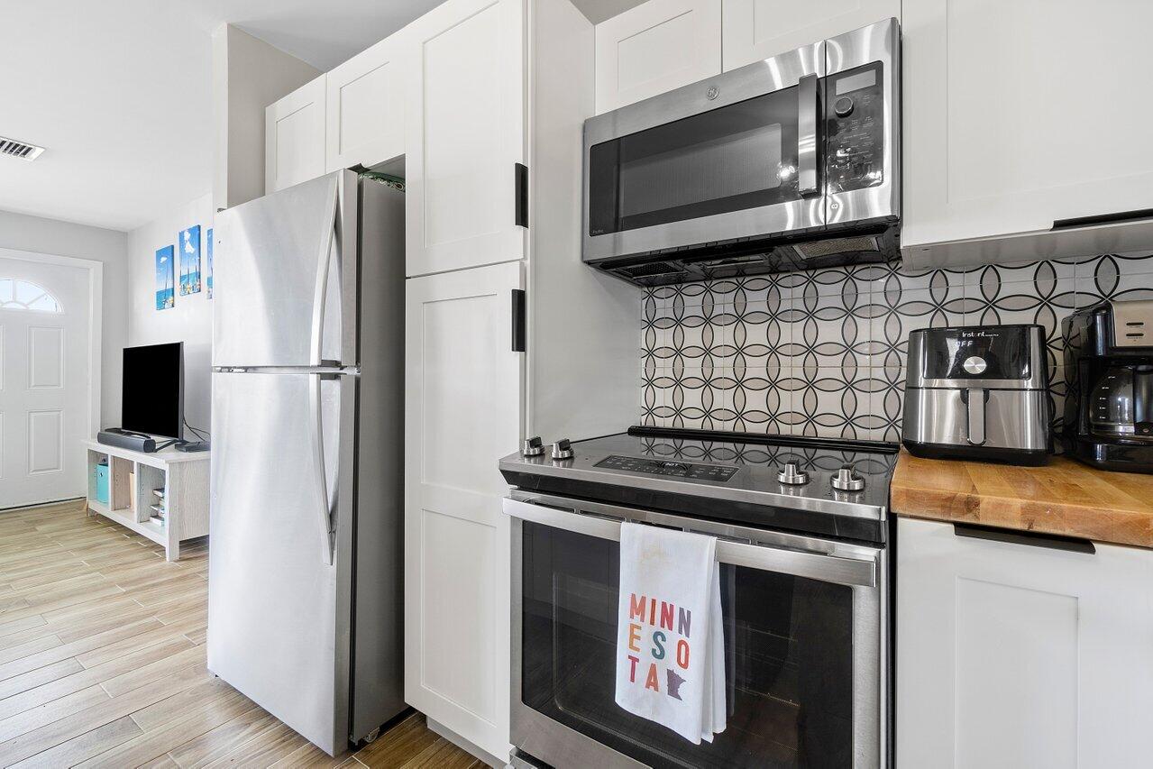 625 Latona Avenue Unit: 625