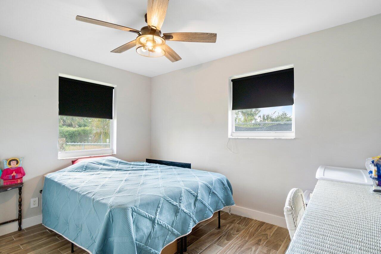 625 Latona Avenue Unit: 625