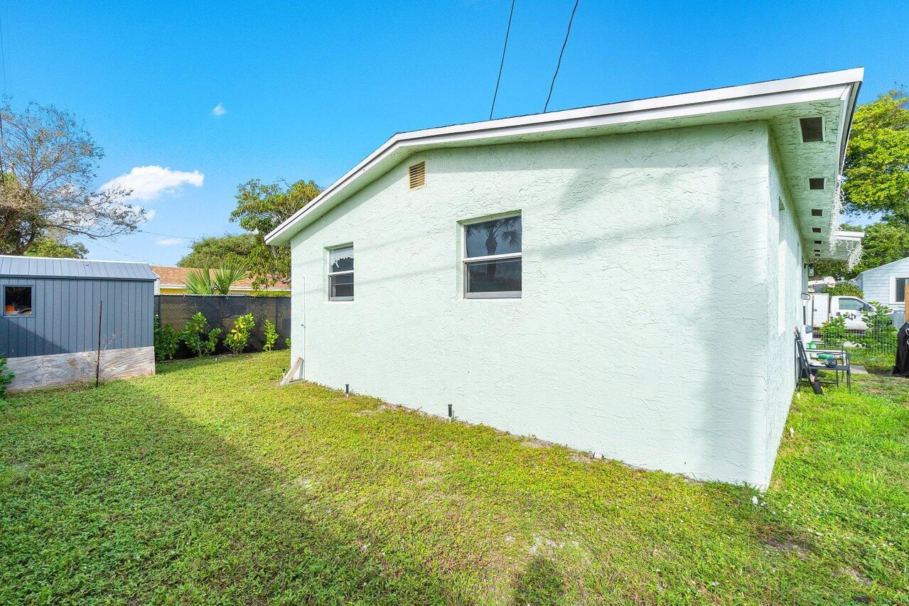 625 Latona Avenue Unit: 625