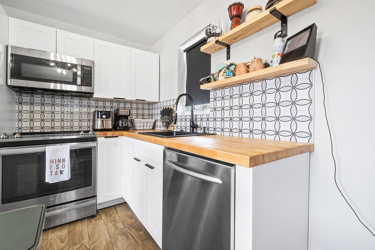 625 Latona Avenue Unit: 625