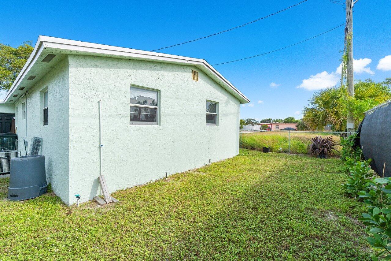 625 Latona Avenue Unit: 625