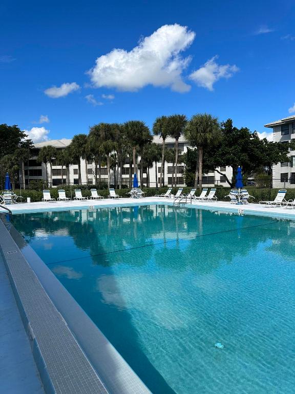 3630 Whitehall Drive 205, West Palm Beach Unit: 205