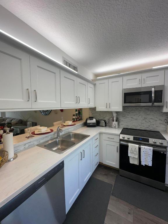 3630 Whitehall Drive 205, West Palm Beach Unit: 205