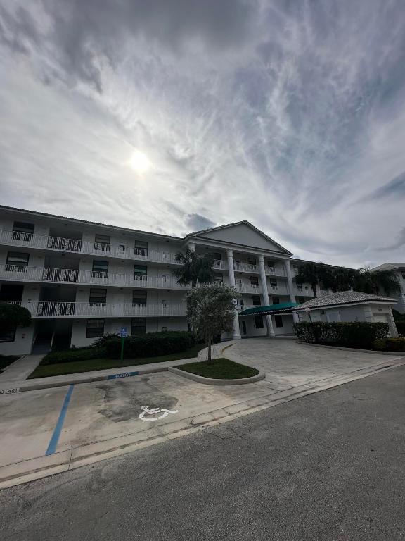 3630 Whitehall Drive 205, West Palm Beach Unit: 205