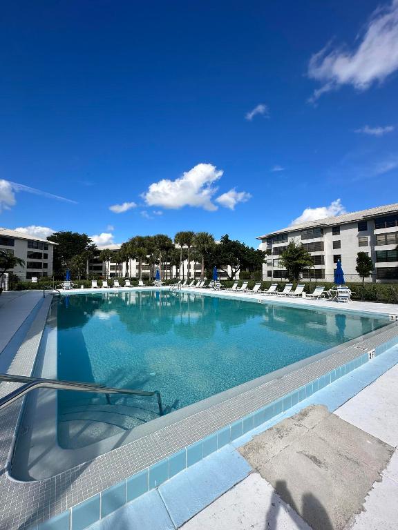 3630 Whitehall Drive 205, West Palm Beach Unit: 205