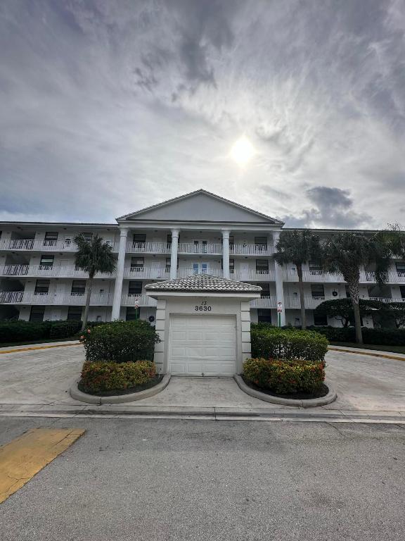 3630 Whitehall Drive 205, West Palm Beach Unit: 205