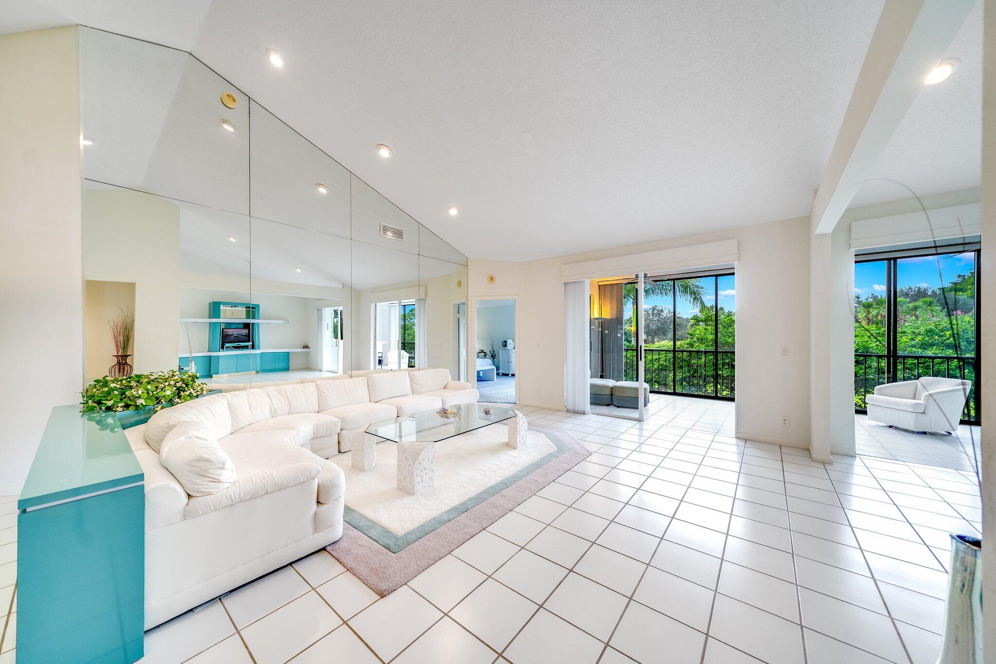11698 Briarwood Circle Unit: 3