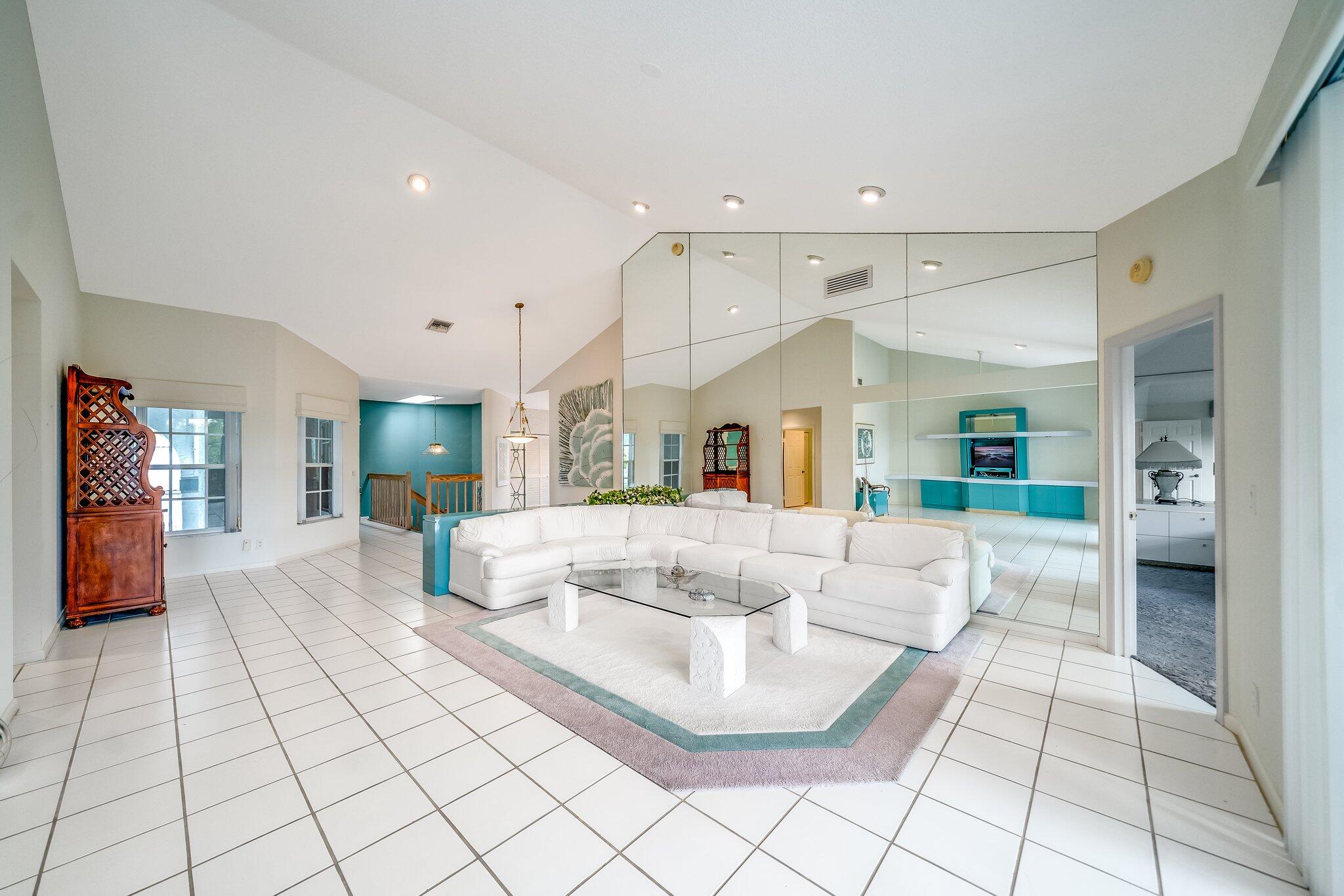 11698 Briarwood Circle Unit: 3