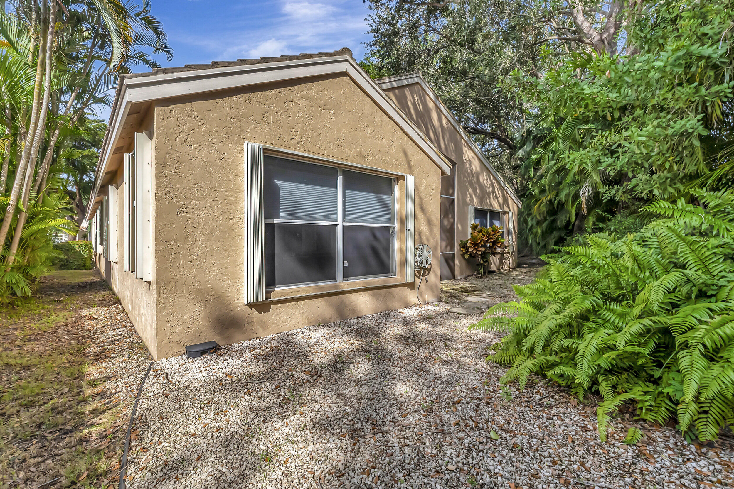10160 Diamond Lake Drive