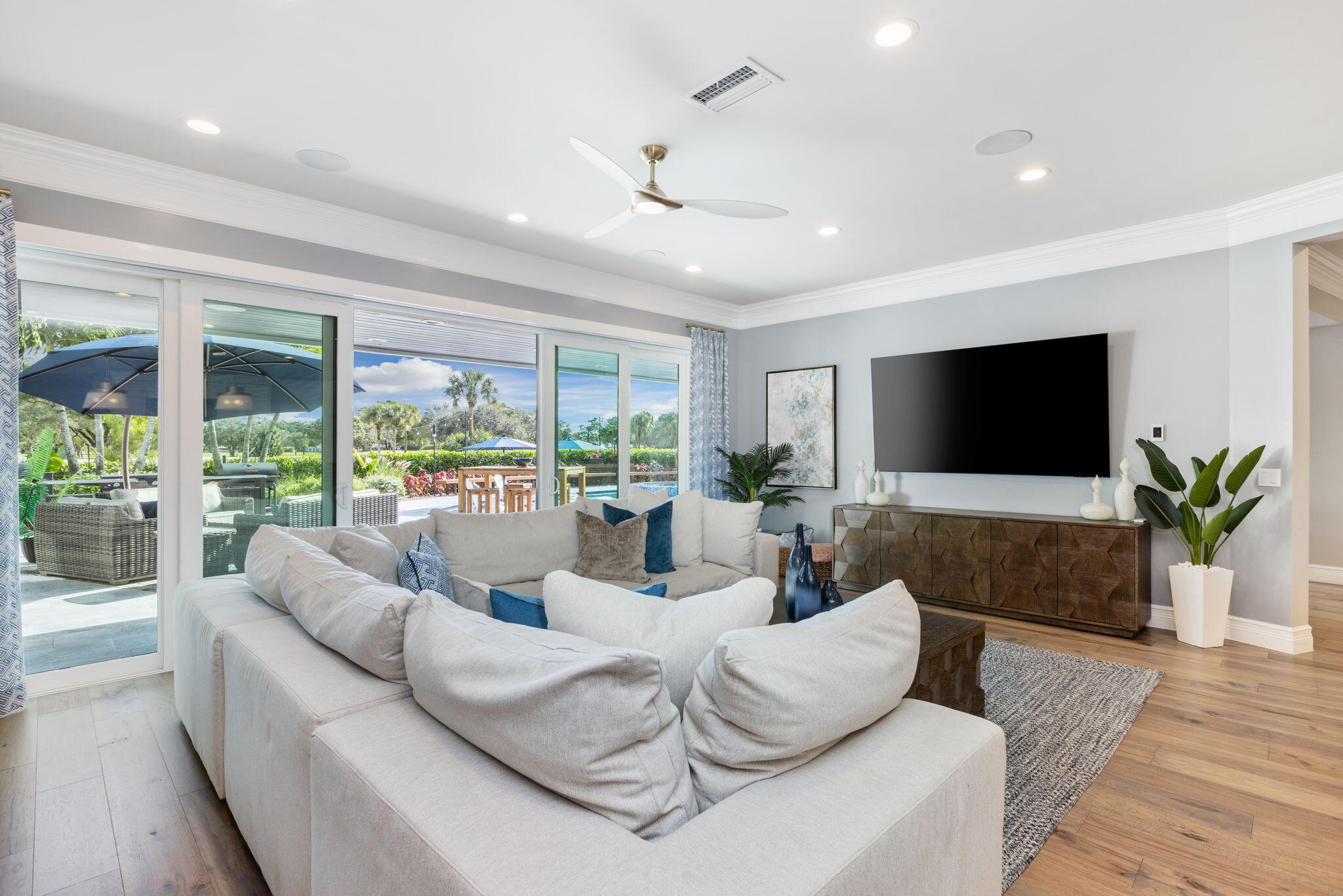 600 Atlantis Estates Way, Atlantis