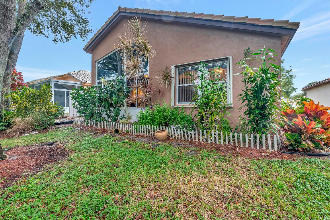 5820 Seashell Terrace