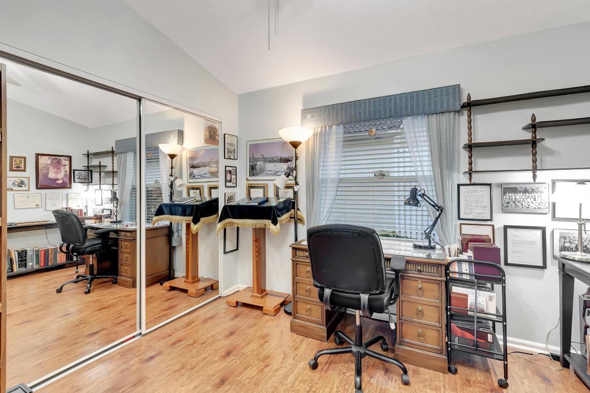 5820 Seashell Terrace