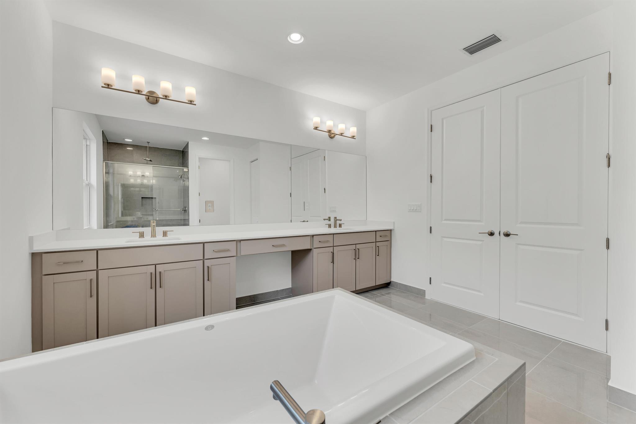 1407 Thistle Place