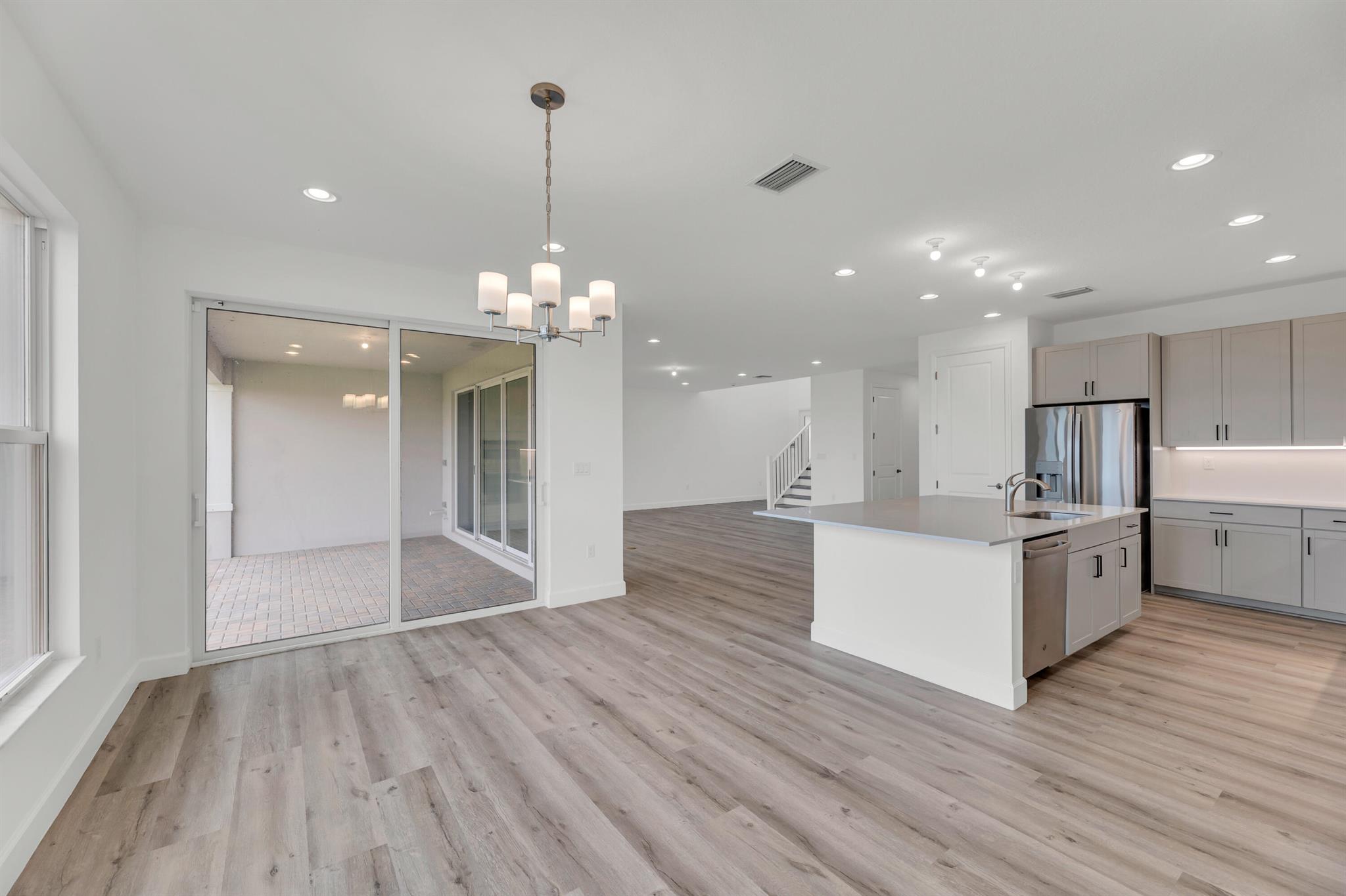 1407 Thistle Place