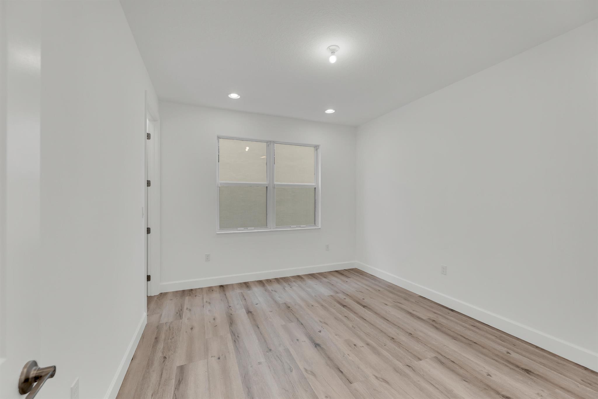 1407 Thistle Place