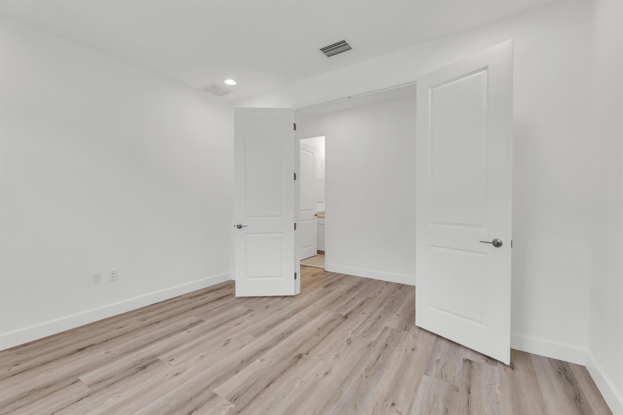 1407 Thistle Place