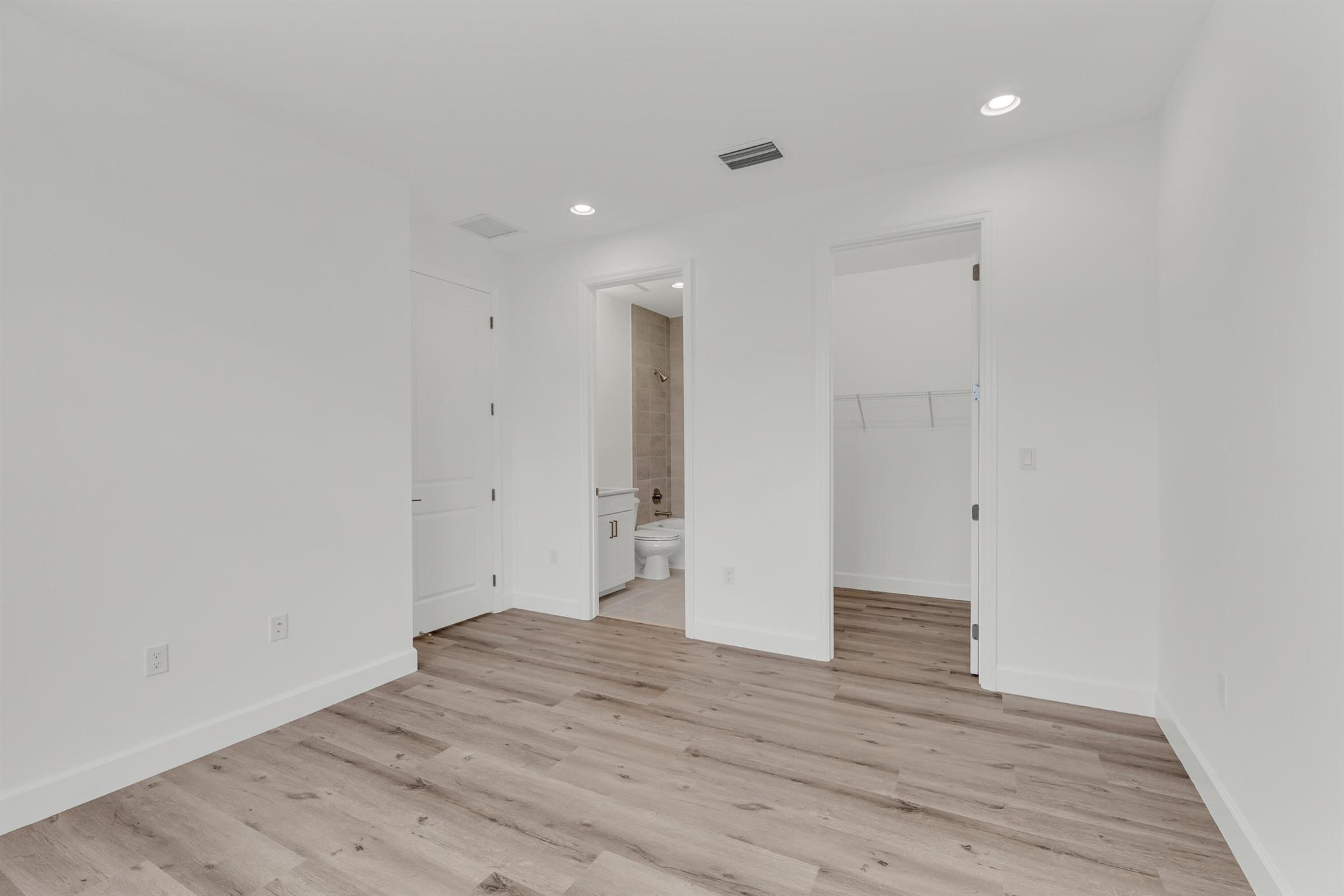 1407 Thistle Place