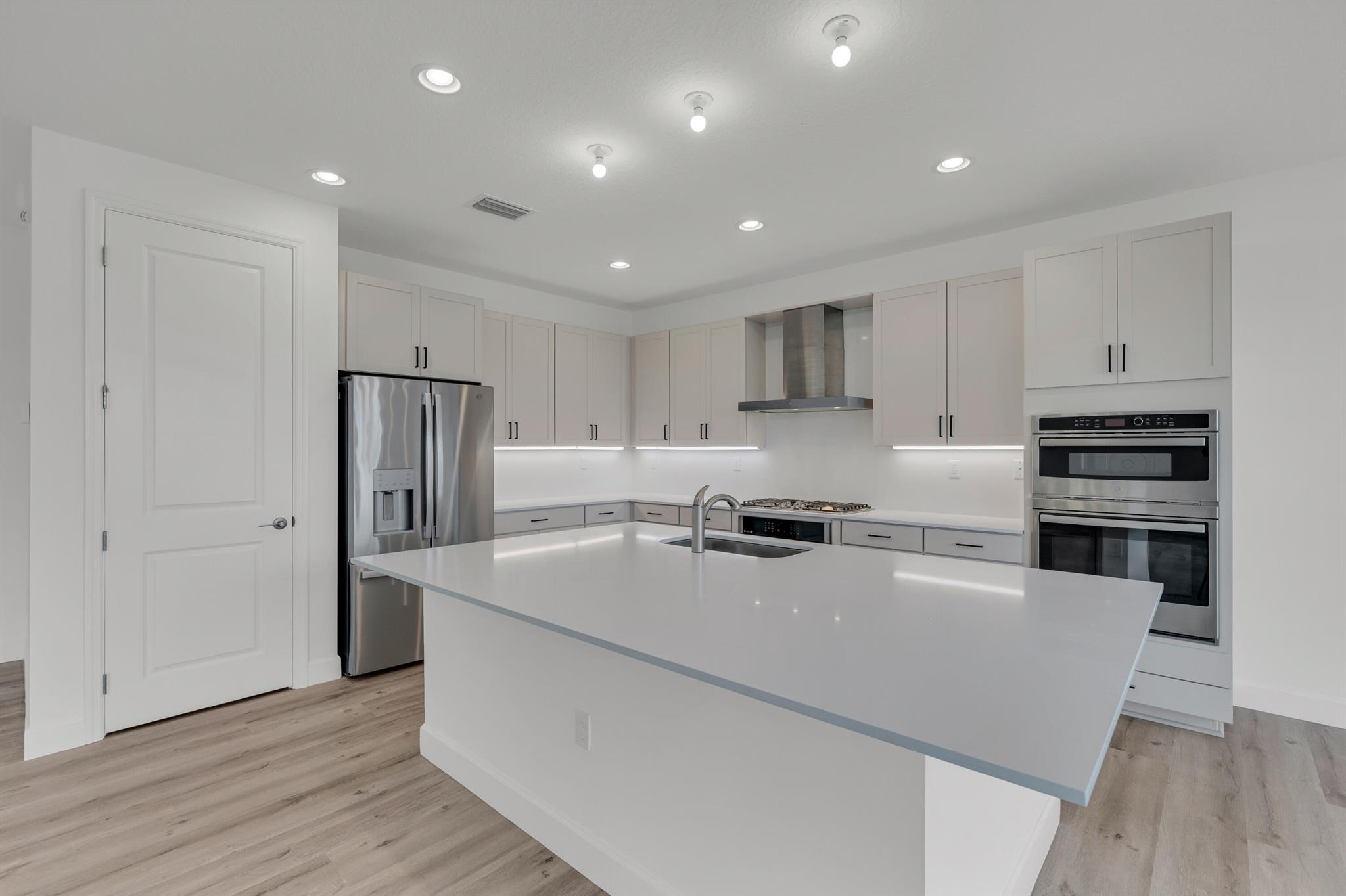 1407 Thistle Place
