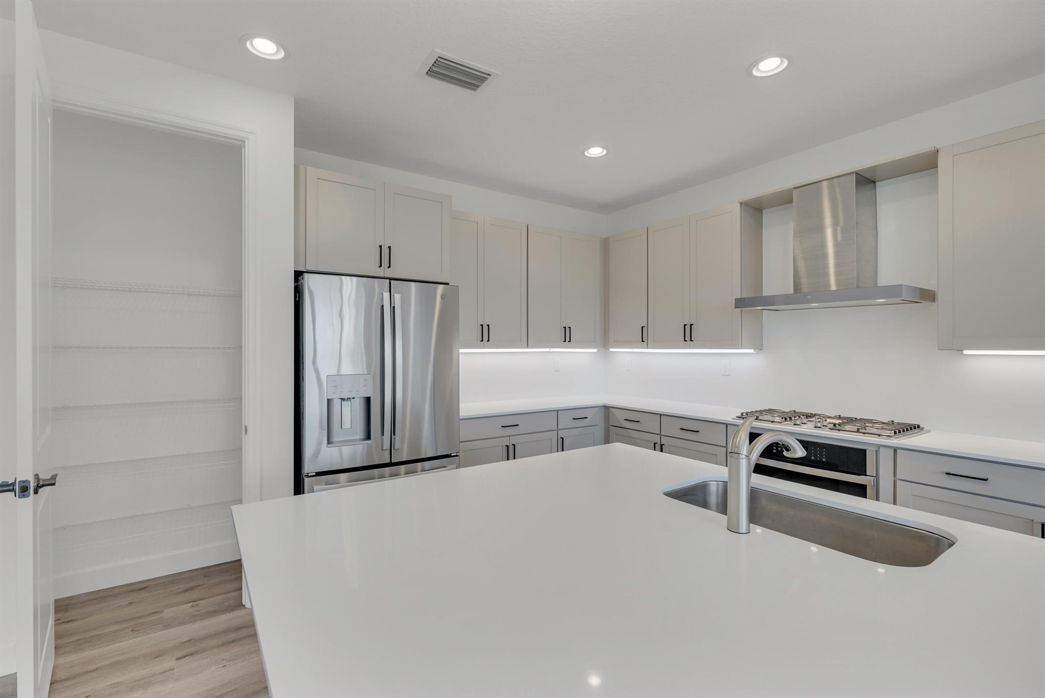 1407 Thistle Place