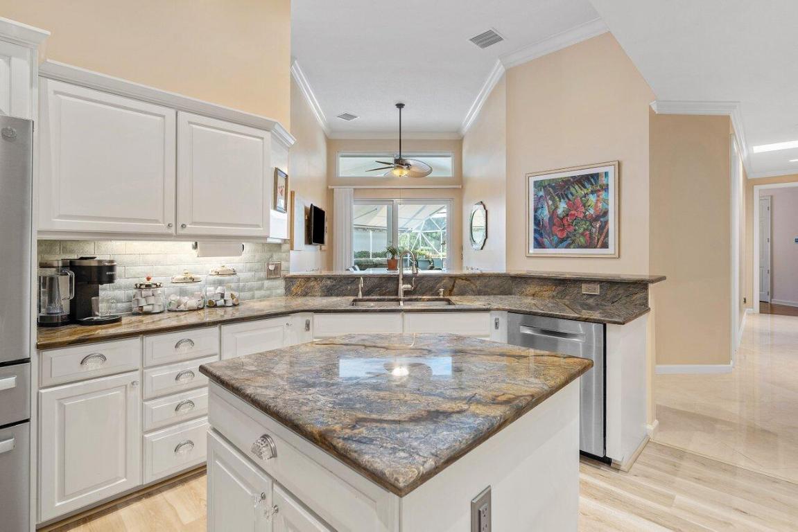 185 Orange Tree Drive, Atlantis