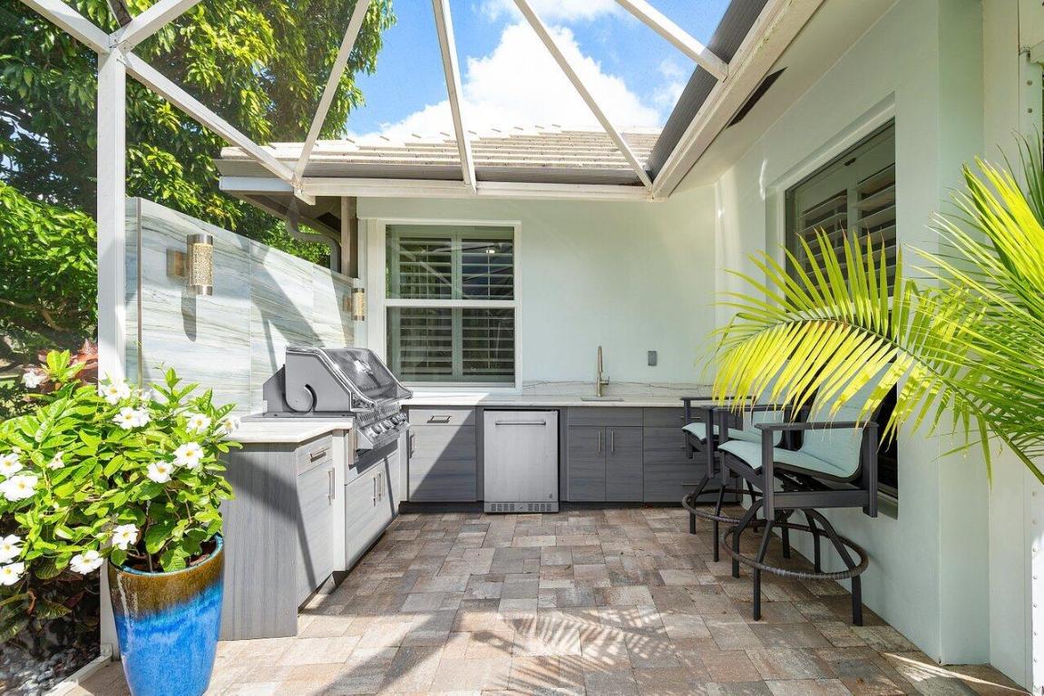 185 Orange Tree Drive, Atlantis