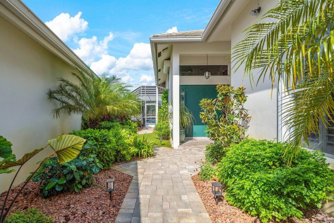 185 Orange Tree Drive, Atlantis