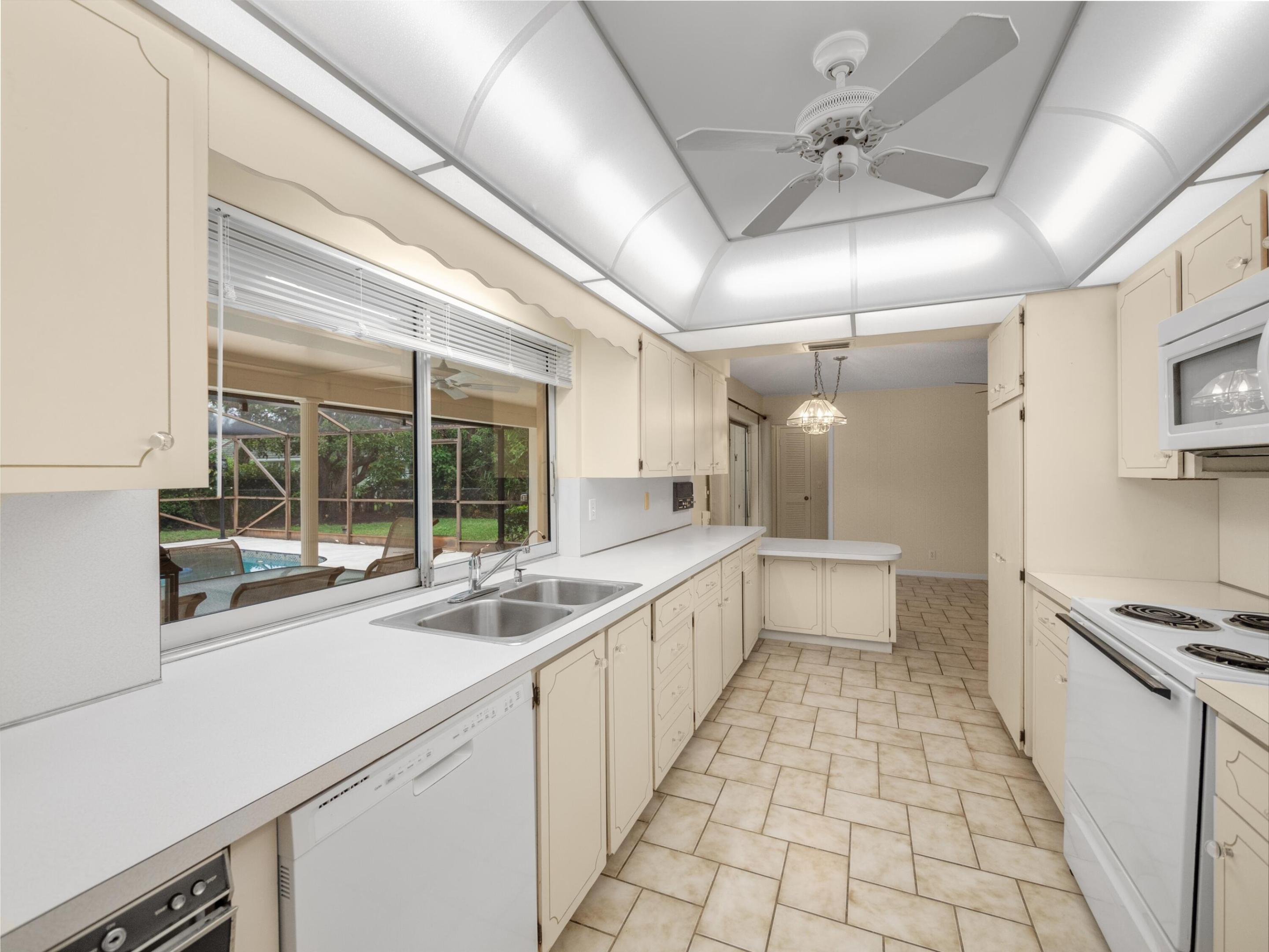 236 Gleneagles Drive, Atlantis