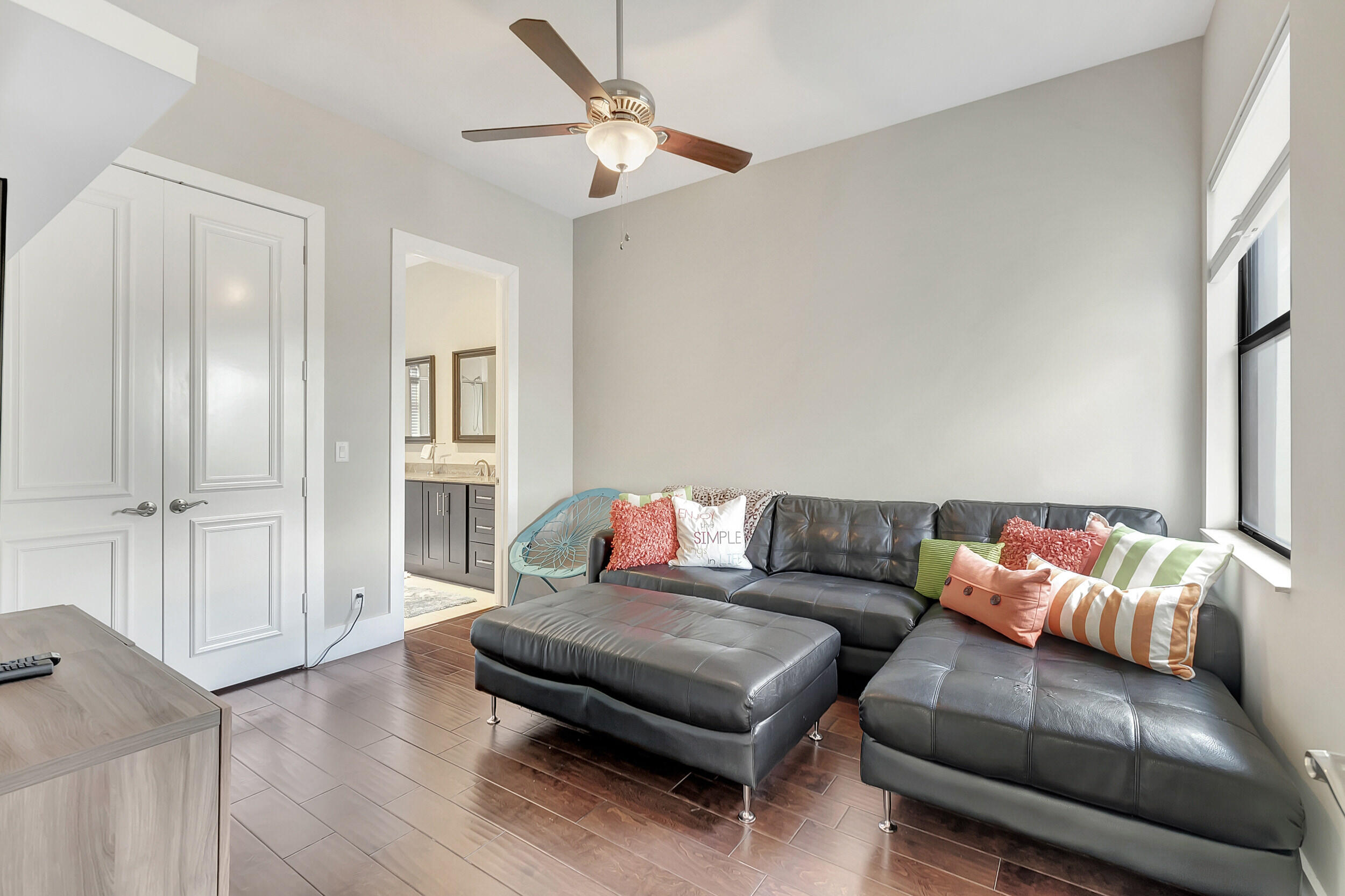 17979 Lake Azure Way